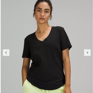 Lululemon Love V-Neck Tshirt, Black, Size 8